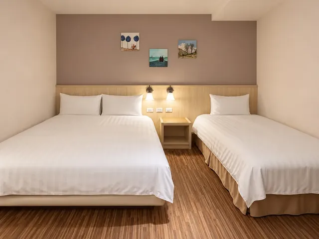 chillax inn Hotel Love River Pavilion-Standard triple room(1 Single bed & 1 Double bed)- Room Only-6