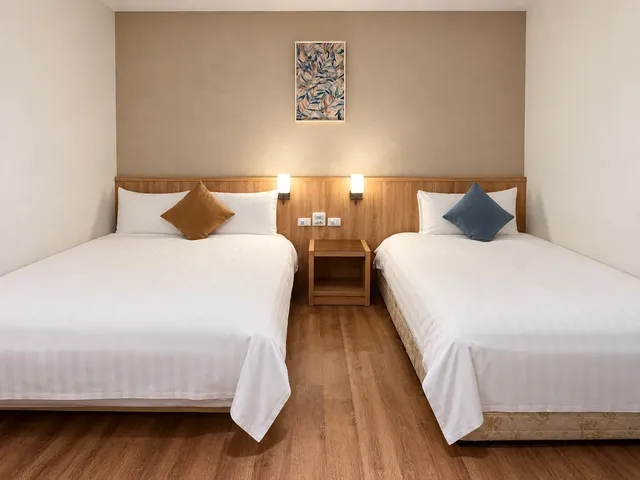 chillax inn Hotel Love River Pavilion-Standard triple room(1 Single bed & 1 Double bed)- Room Only-1