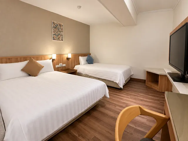 chillax inn Hotel Love River Pavilion-Standard triple room(1 Single bed & 1 Double bed)- Room Only-4