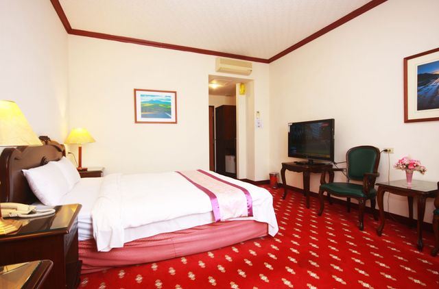 East Commercial Affairs Hotel-Elegant Business Room-3