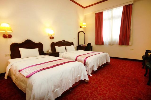 East Commercial Affairs Hotel-Standard Triple Room-4