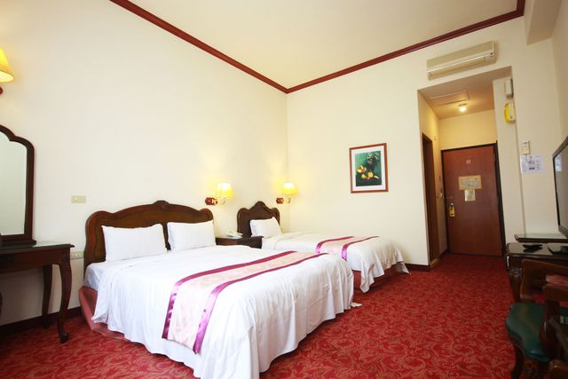 East Commercial Affairs Hotel-Standard Triple Room-2