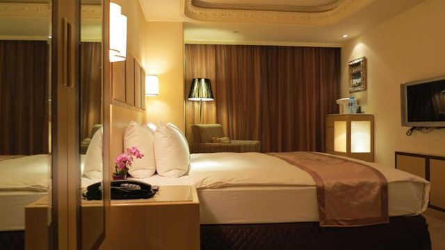 Charming City Hotel Taipei-Double Room with breakfast in box-2