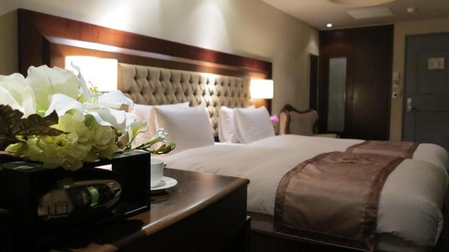 Charming City Hotel Taipei-Deluxe Twin Room  twith breakfast in box-5