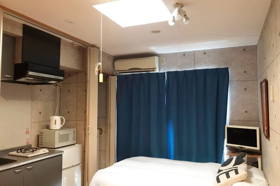 H104: Sangenjaya 2-chome Residence - Shibuya Station 2 stops