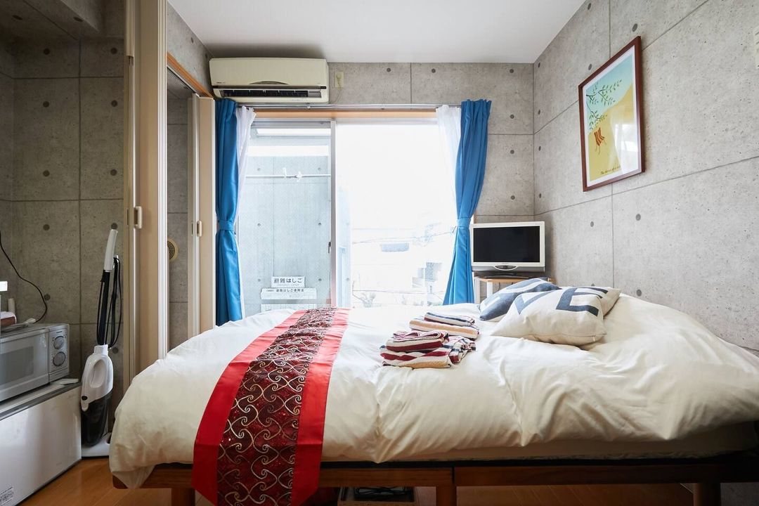 H104: Sangenjaya 2-chome Residence - Shibuya Station 2 stops