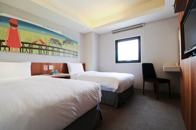 Meci Hotel-Mountain View Twin Room-1