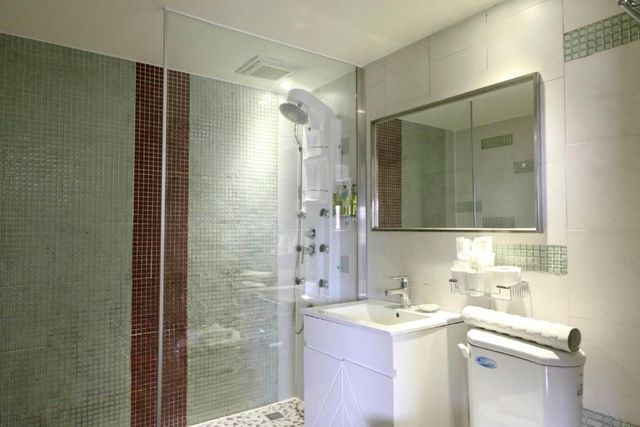 Meci Hotel-Slow Quadruple Room-9