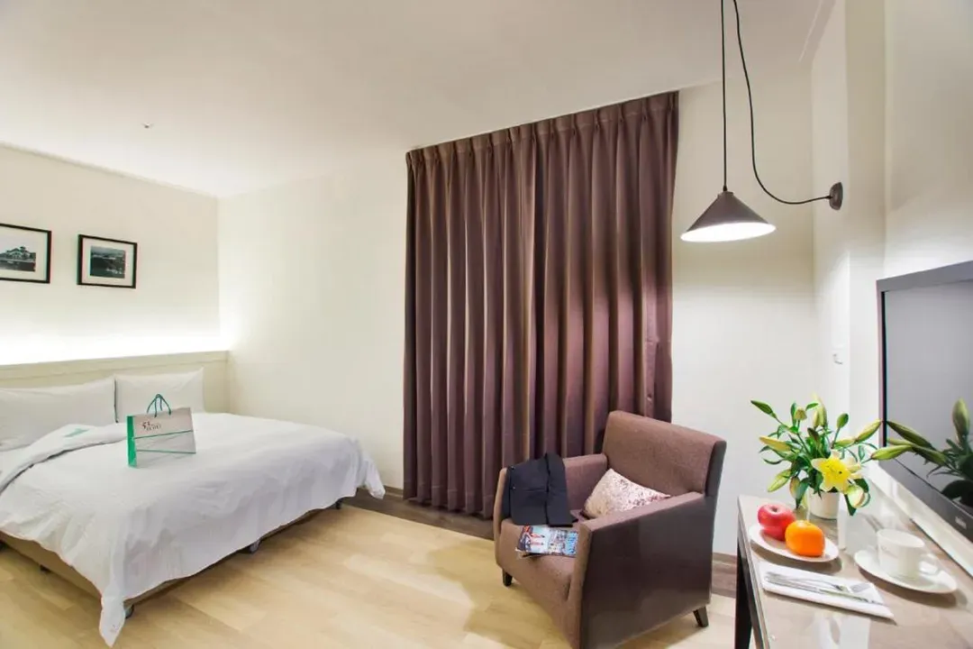 53 Hotel