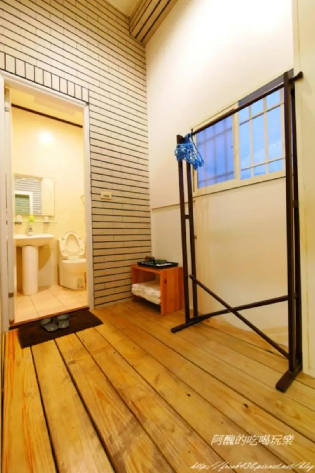 Happiness Yes Story B&B