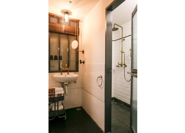 Hotel Papa Whale｜緊鄰西門町、連住優惠-典雅三人房（含早餐）-4