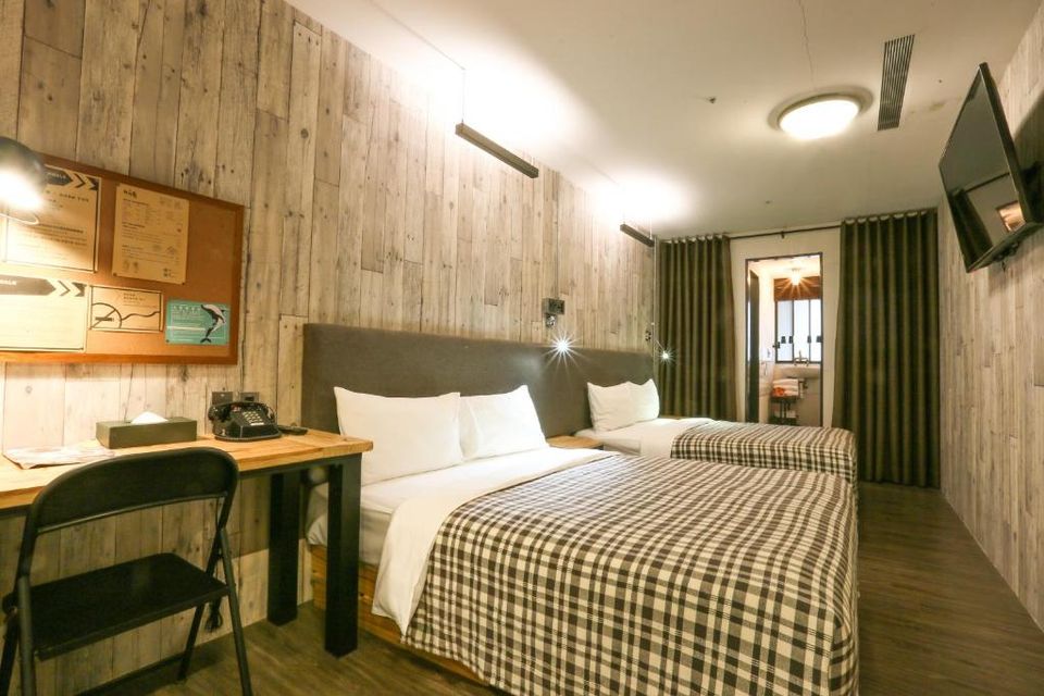 Hotel Papa Whale｜緊鄰西門町、連住優惠-精緻四人房（含早餐）-1