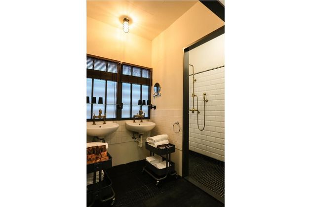 Hotel Papa Whale｜緊鄰西門町、連住優惠-豪華六人房 - 無景觀（含早餐）-7