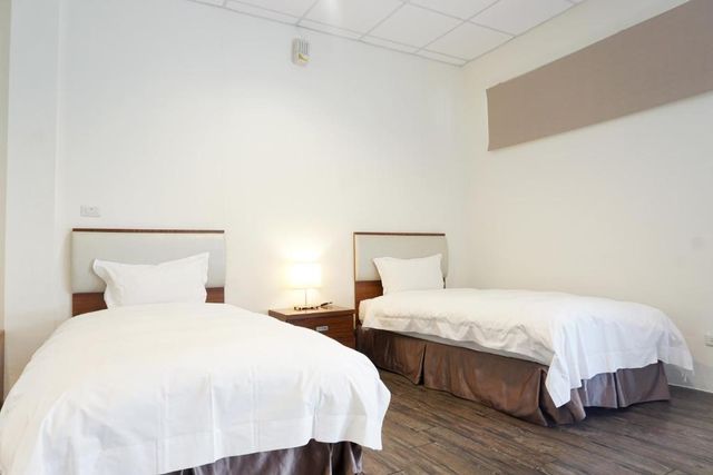 暨大行旅-標準雙床房-1