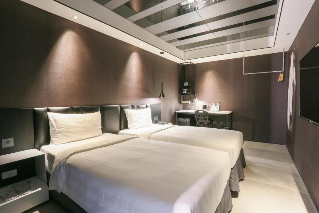 Hotel Papa Whale｜紧邻西门町、连住优惠