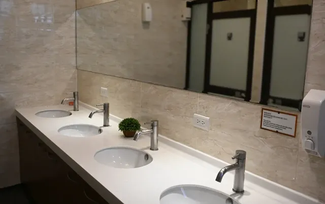 Lütel Hotel │ Xpark · Taoyuan Airport MRT A18 · HSR-Double Bed With Shared Bathroom-10
