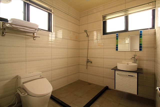The best yurt accommodation in the stream-Cingjing-Albizia Quadruple Room-3