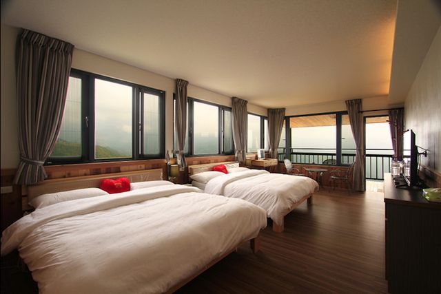 The best yurt accommodation in the stream-Cingjing-Albizia Quadruple Room-1