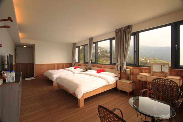 The best yurt accommodation in the stream-Cingjing-Albizia Quadruple Room-2
