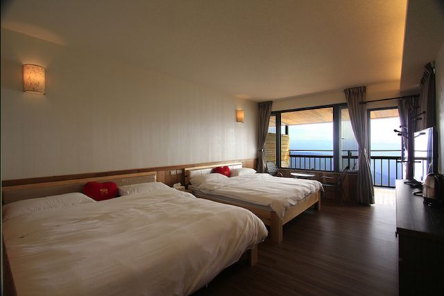 The best yurt accommodation in the stream-Cingjing-Qila Quadruple Room-2
