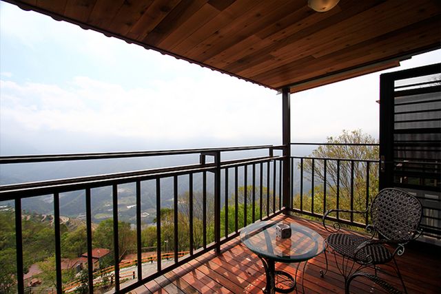 The best yurt accommodation in the stream-Cingjing-Qila Quadruple Room-5