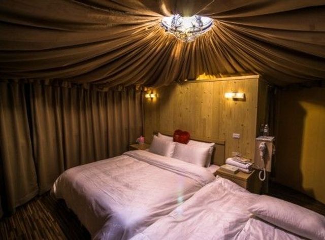 The best yurt accommodation in the stream-Cingjing-Large yurt (4 persons, queen size bed and 1 double sofa bed)-1