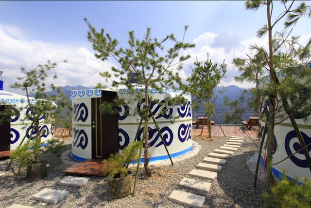 The best yurt accommodation in the stream-Cingjing-Large yurt (2 persons, queen size bed)-1