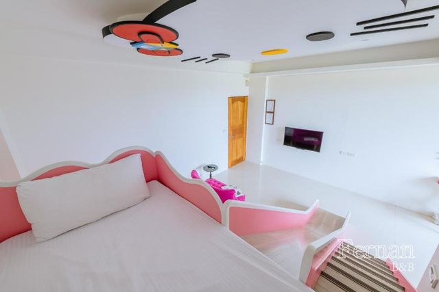 Bleu  Hostel-Deluxe Quadruple Room-5