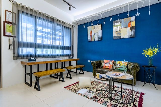 Bleu  Hostel-14 people-8