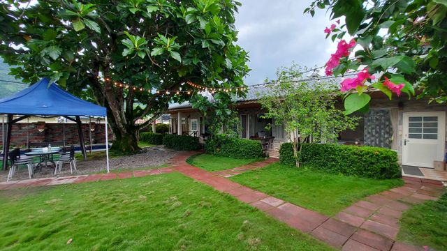 耕夢園度假民宿 | 16人花蓮villa包棟 | 親子友善 | 山泉戲水泳池（夏季開放）＆大草坪、烤肉亭＆戶外開放式廚房-主題館16人包棟《4間房》戲水.烤肉.k歌.附設蒸氣設施-13