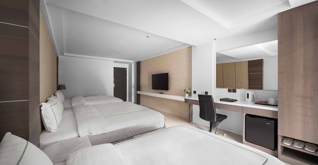 Gamalan Spring Hotel-Deluxe Family Room-2