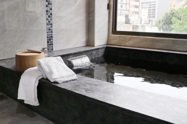 Gamalan Spring Hotel-Twin Room-5
