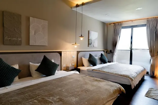 JinYou Hotel-Standard Quadruple Room-6