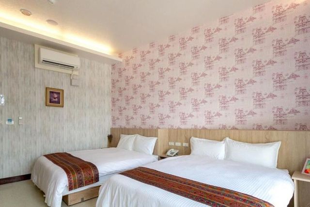Jiajia Business Hotel-Elegant Quadruple Suite-2