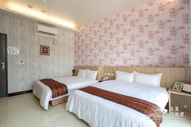 Jiajia Business Hotel-Deluxe quadruple room-2