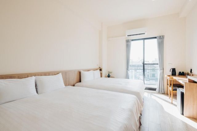 Meet Secret B&B-Quadruple Room with Balcony-1