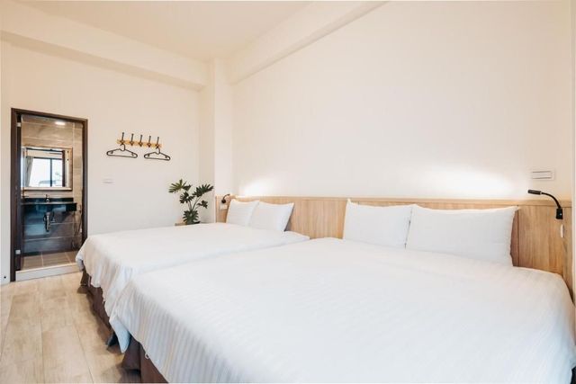 Meet Secret B&B-Quadruple Room with Balcony-2