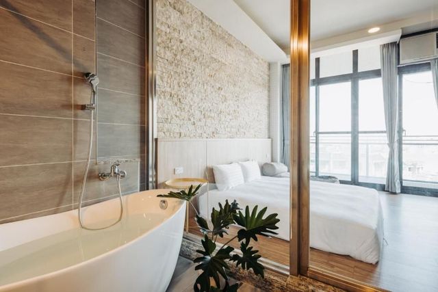Meet Secret B&B-Family Room with Bath-1