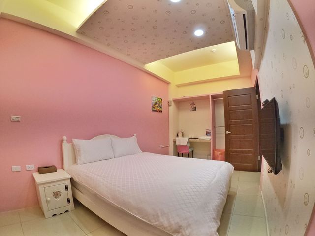 Toyota Hall-Pink Lady Standard Double Room-2