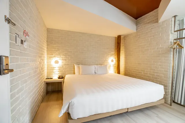 Hotel PaPa Whale-高雄美麗島館-雅緻雙人房｜不挑房-1