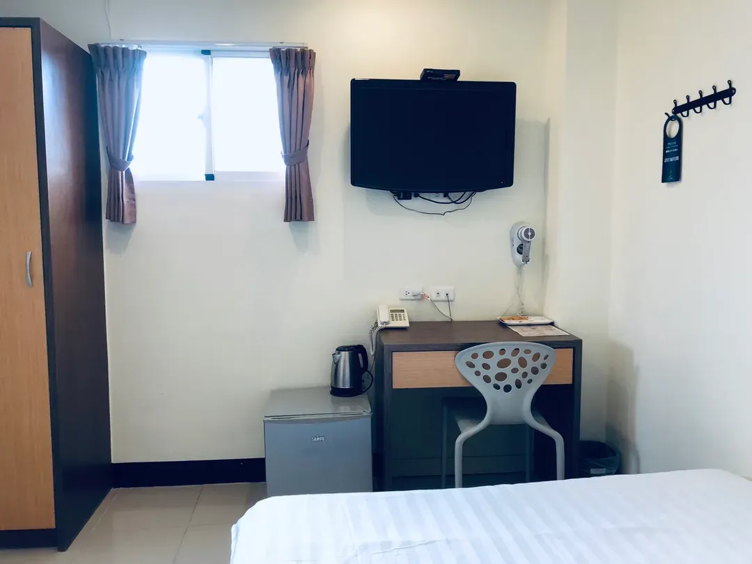 台南来七桃旅店｜假日赠早餐（春节除外）、紧邻赤崁楼/神农街