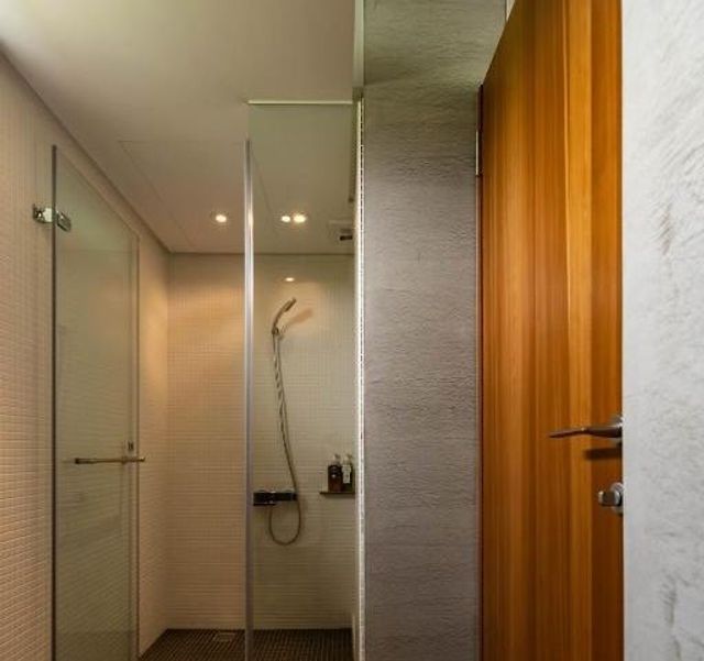Naturally Homestay-Queen Size Bed Room-9