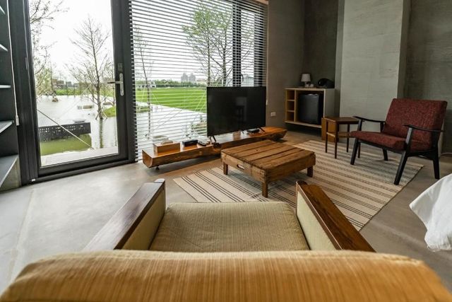 Naturally Homestay-Queen Size Bed Room-4