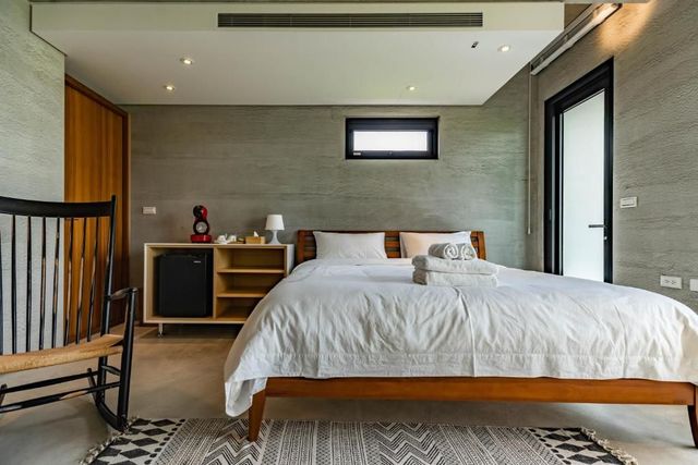 Naturally Homestay-Queen Size Bed Room-5