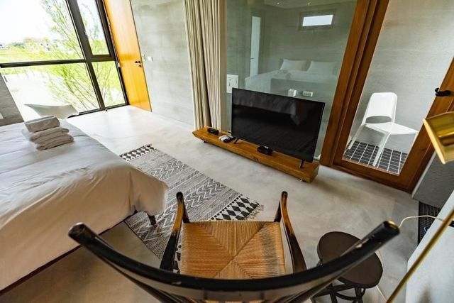 Naturally Homestay-Queen Size Bed Room-6