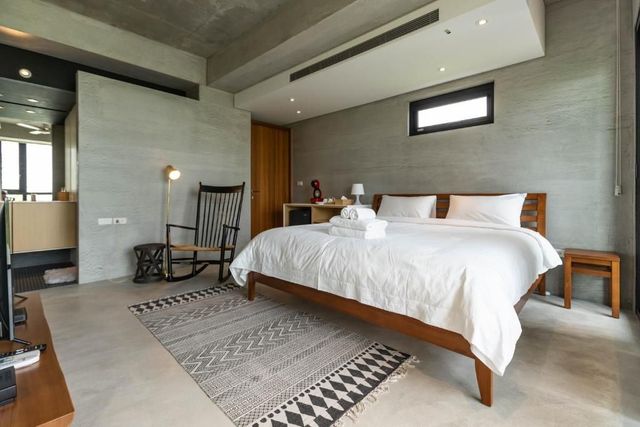 Naturally Homestay-Queen Size Bed Room-4