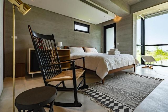 Naturally Homestay-Queen Size Bed Room-2