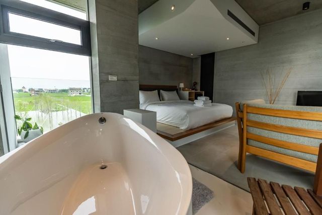 Naturally Homestay-Queen Size Bed Room-7