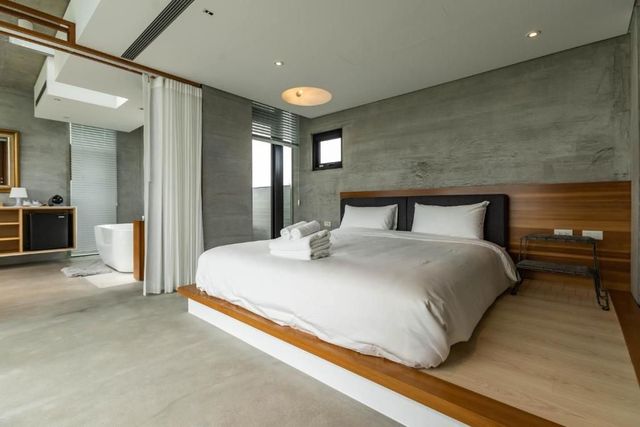 Naturally Homestay-Queen Size Bed Room-4