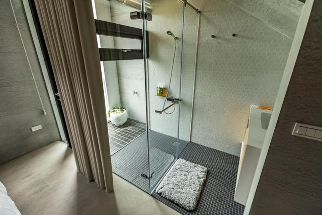 Naturally Homestay-Queen Size Bed Room-8